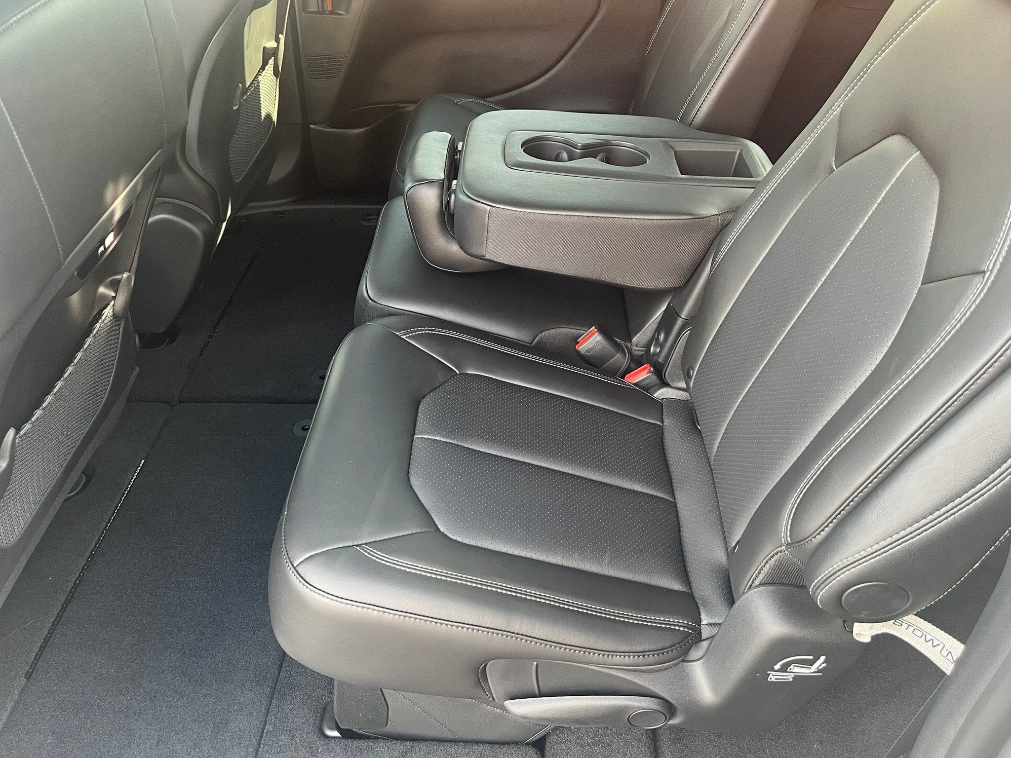 2026 Chrysler Pacifica Select - Photo 19