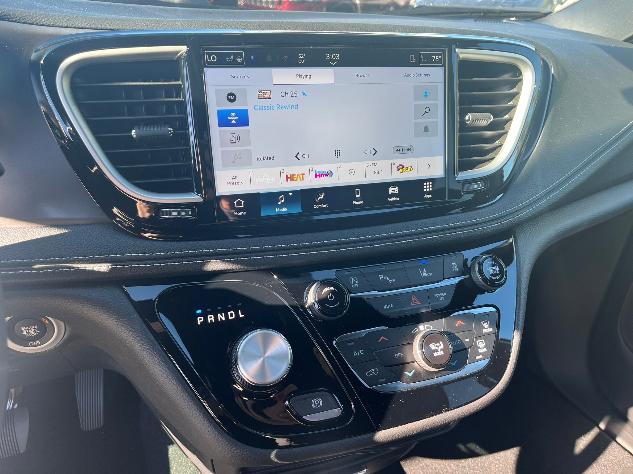 2026 Chrysler Pacifica Select - Photo 17