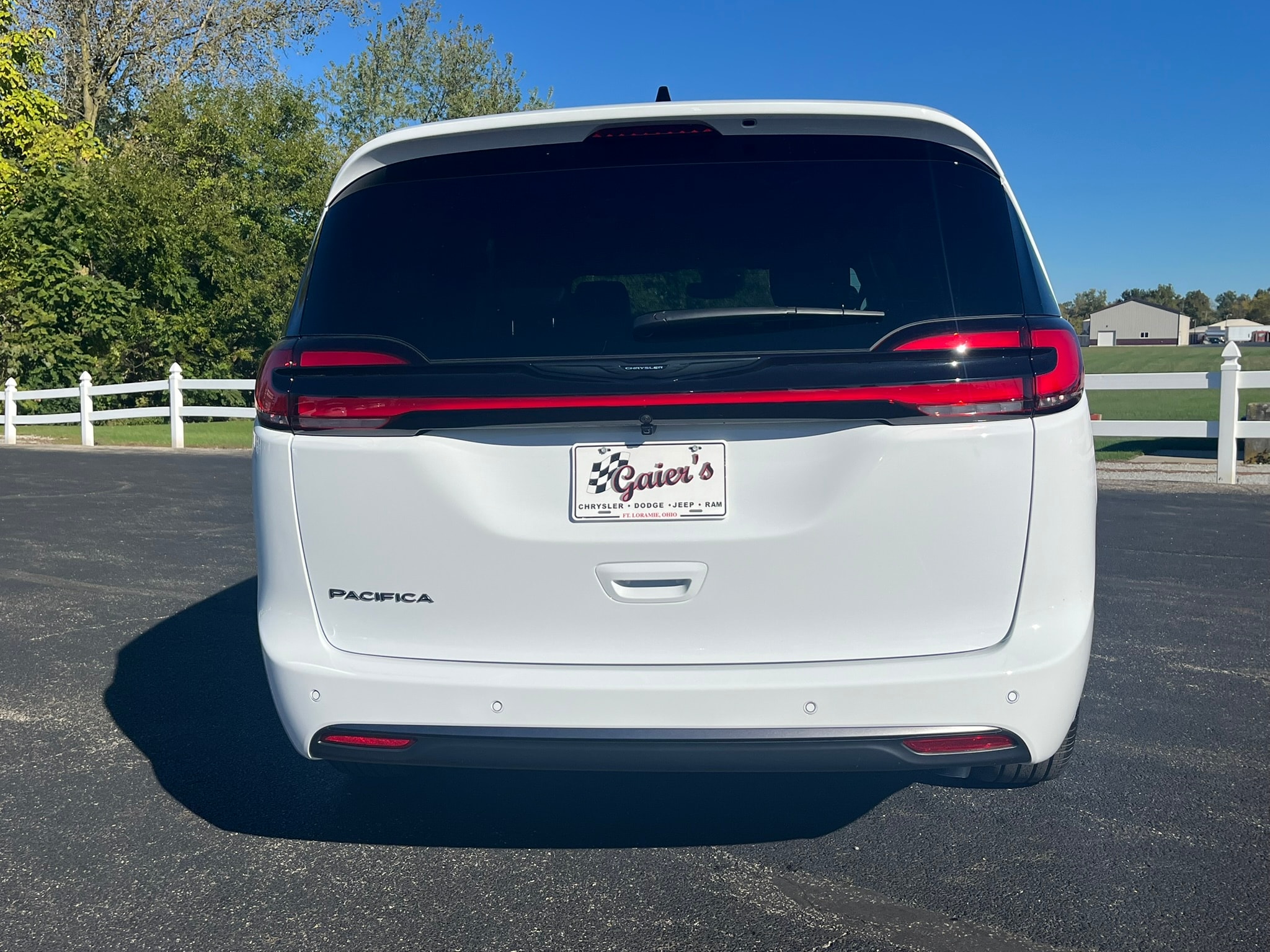 2026 Chrysler Pacifica Select - Photo 9