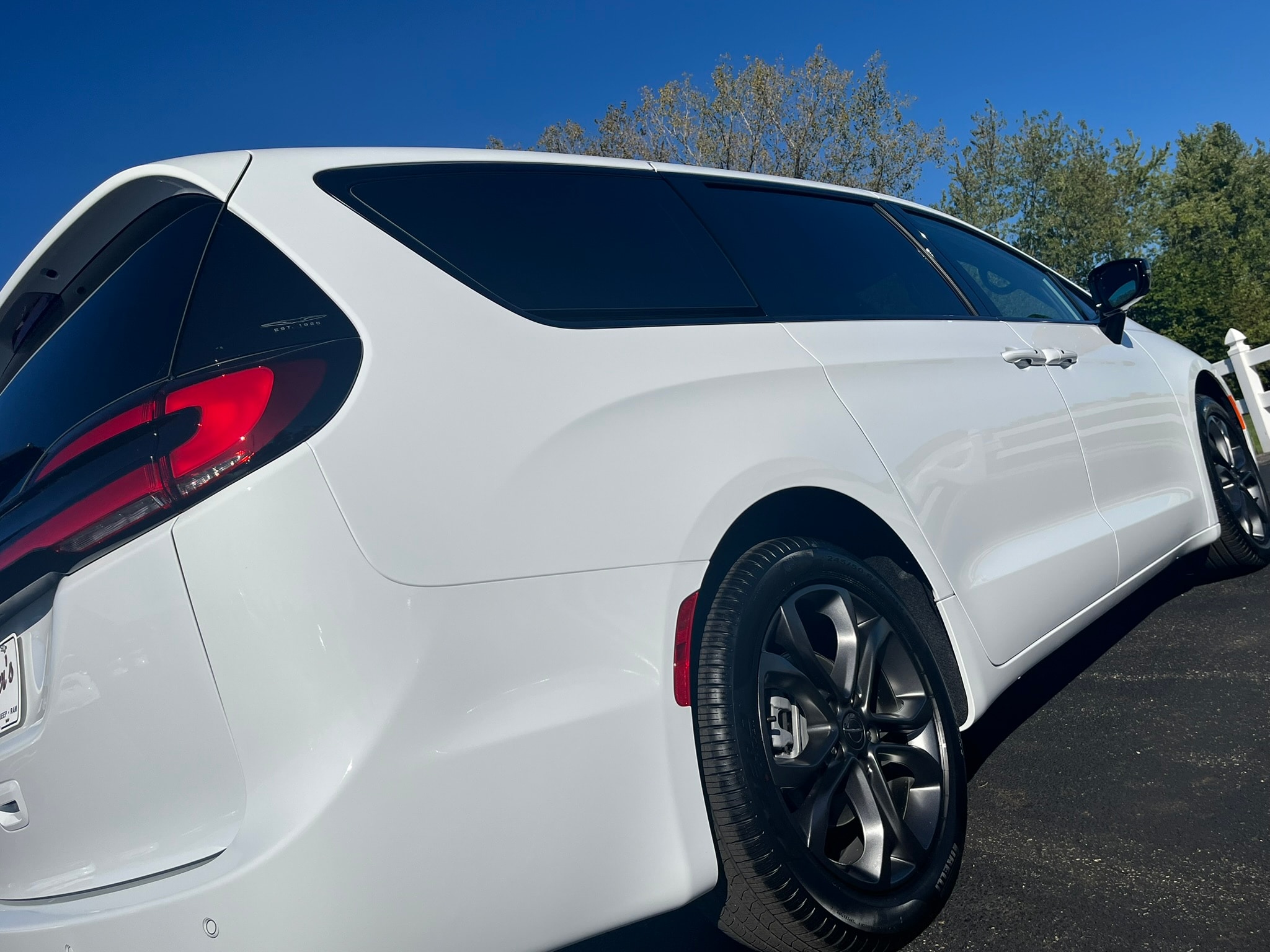 2026 Chrysler Pacifica Select - Photo 10