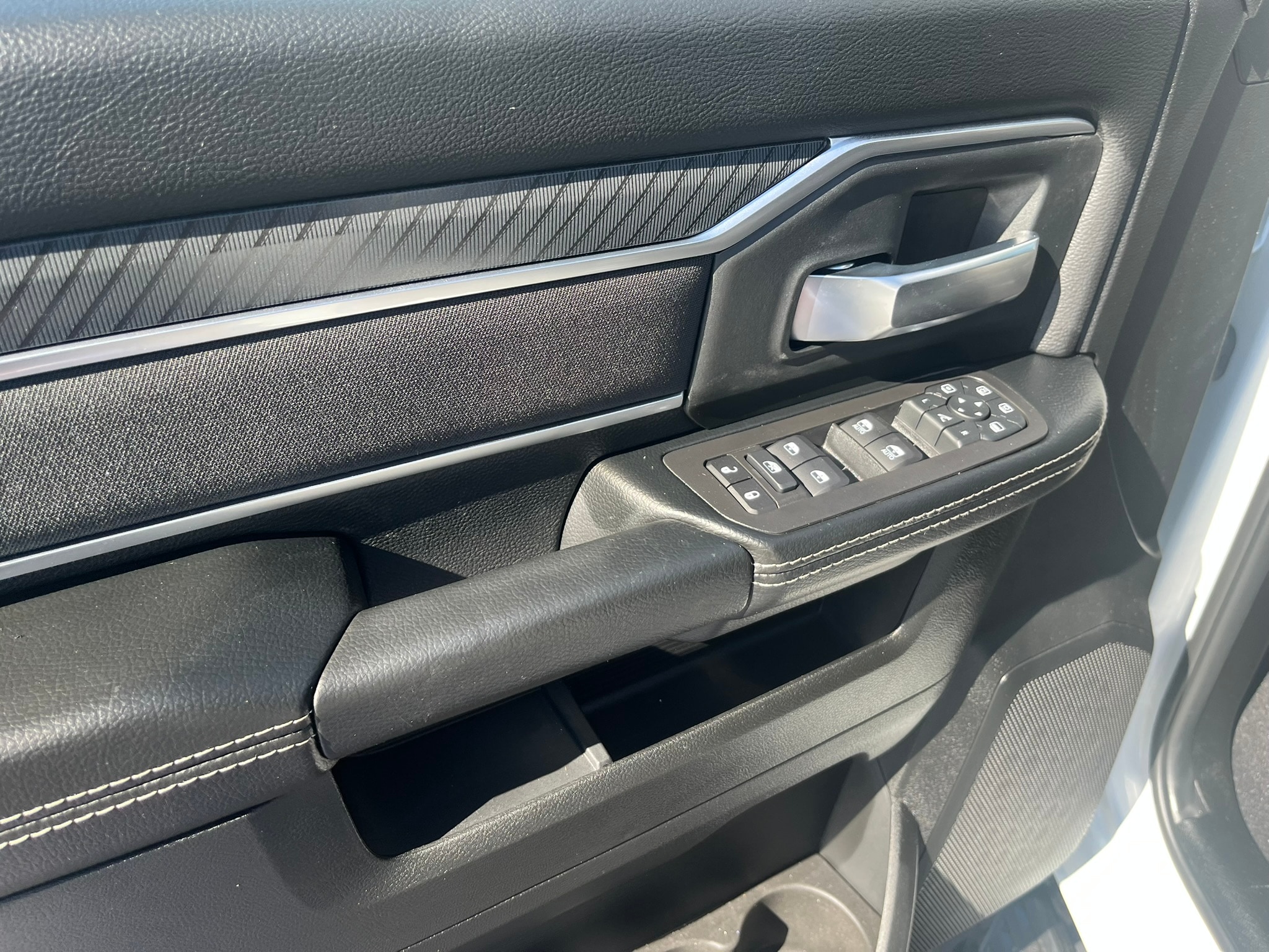2026 RAM 2500 Big Horn - Photo 17