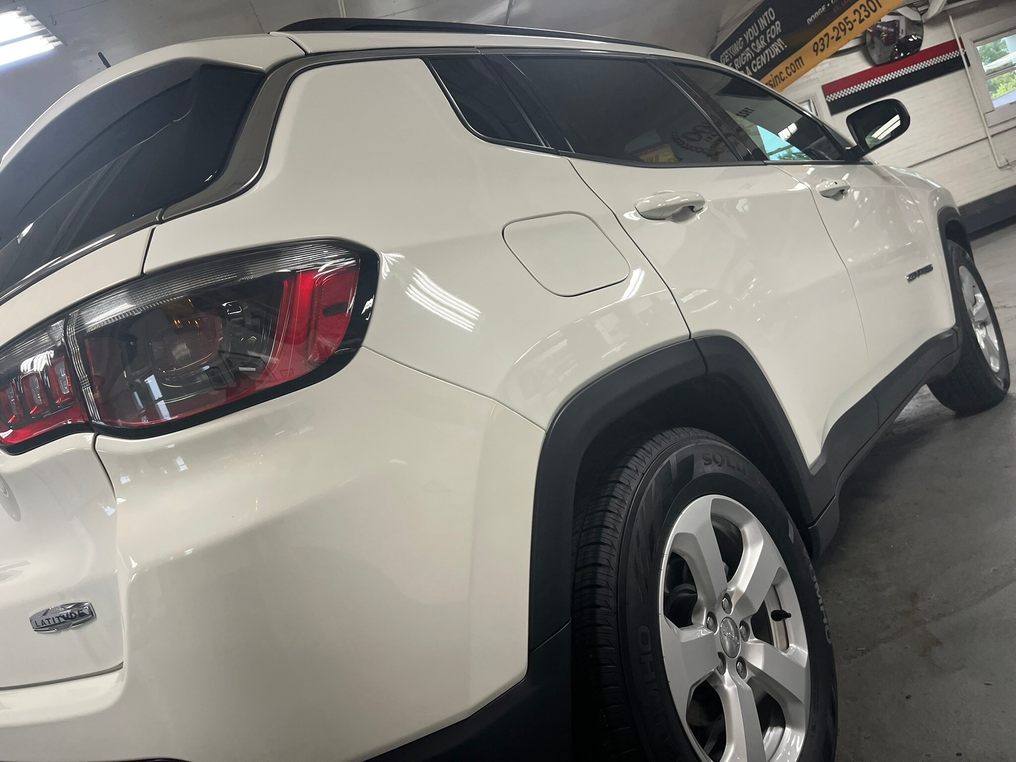 2021 Jeep Compass Latitude photo 2