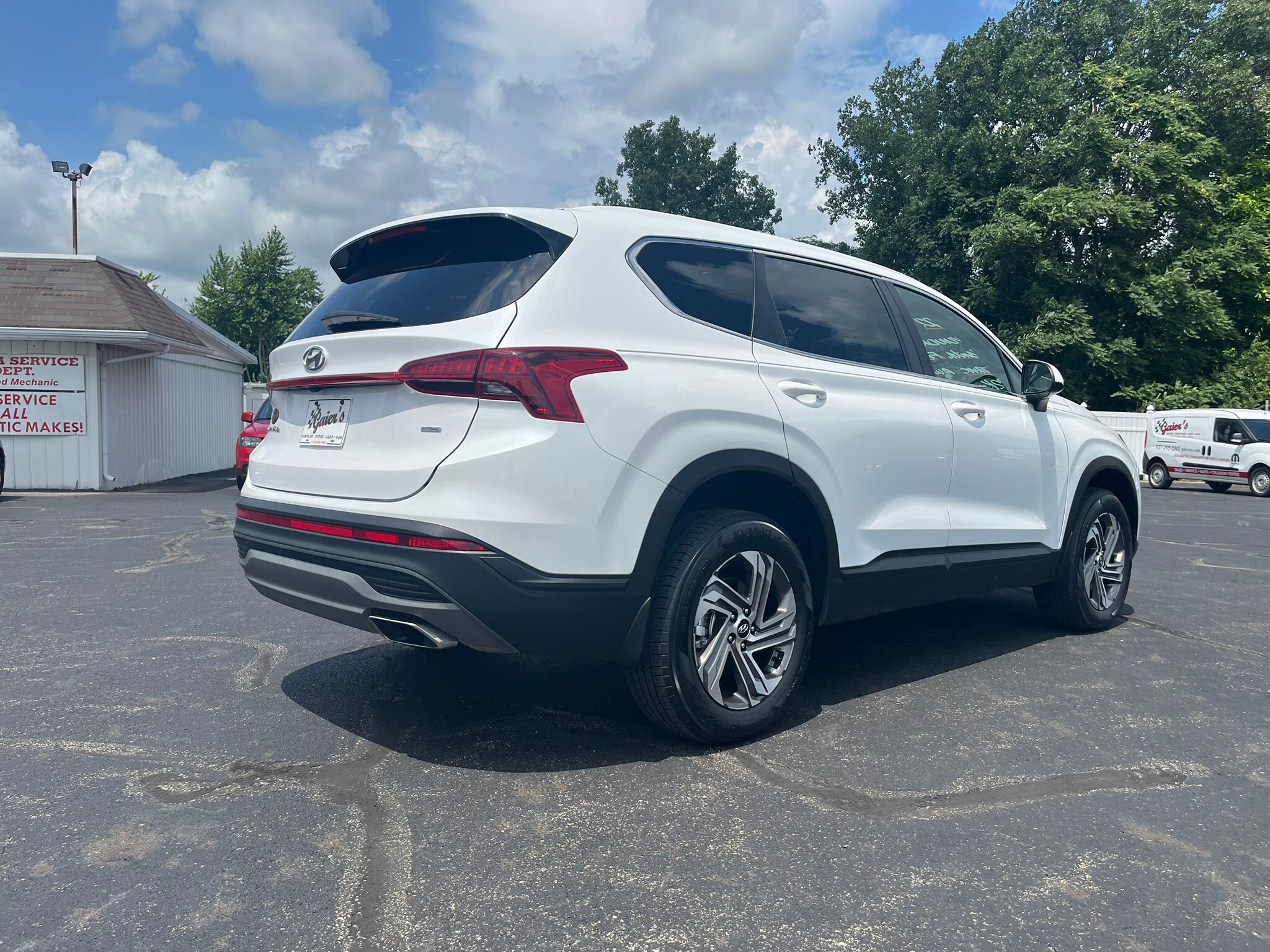 2022 Hyundai Santa Fe SE photo 3