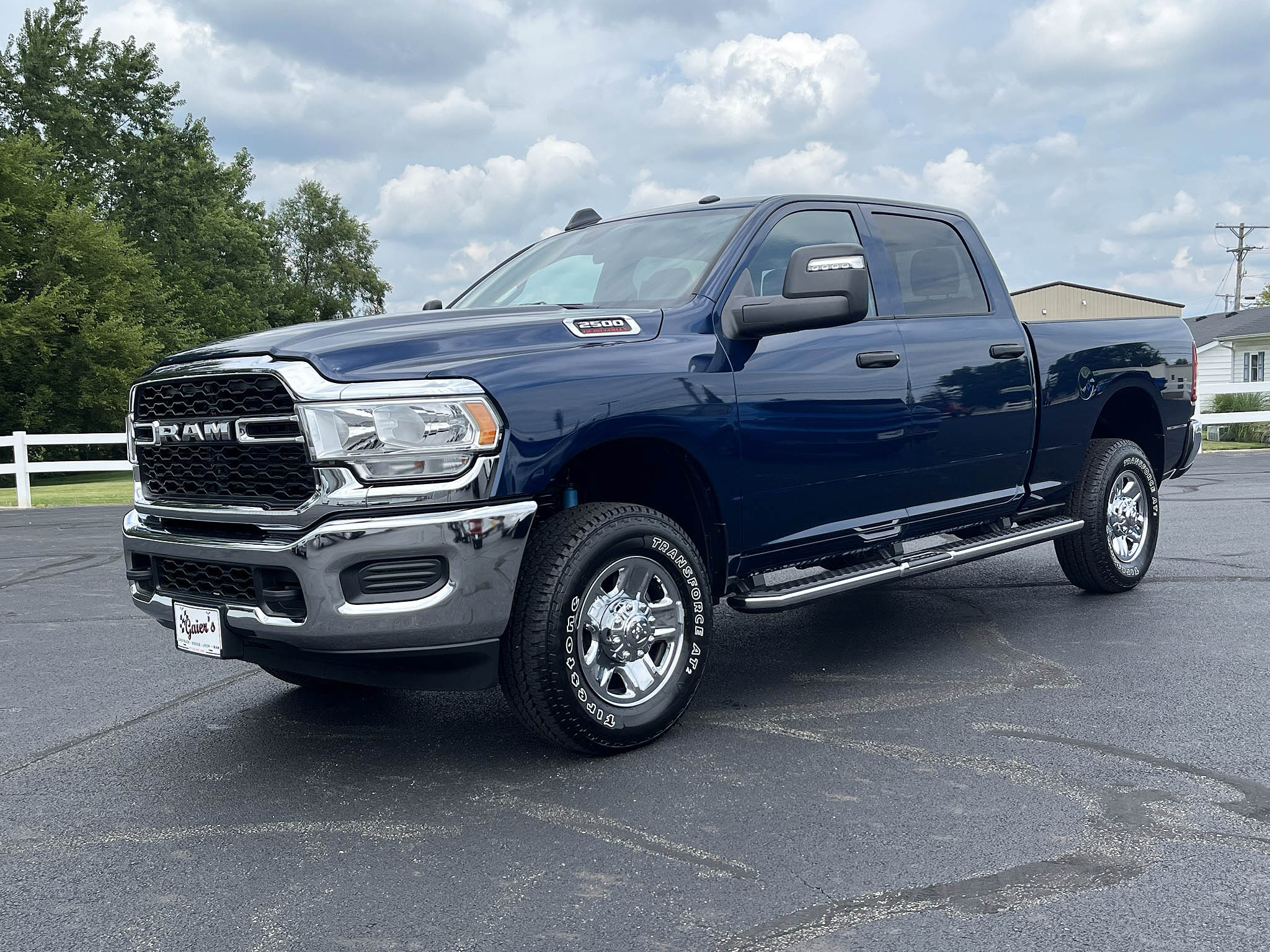 2024 Ram 2500 Tradesman photo 2