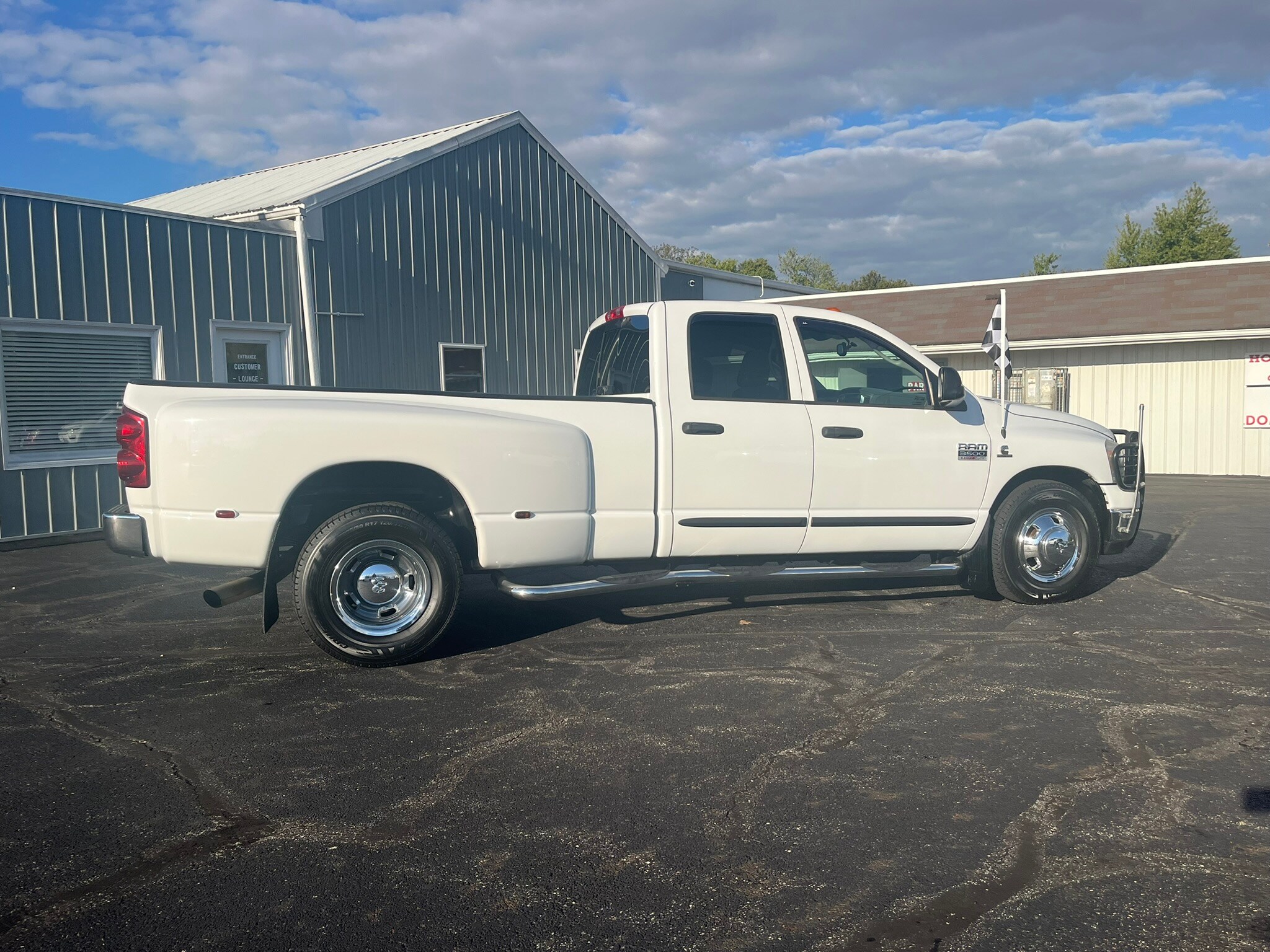 2007 Dodge Ram 3500 SLT photo 4