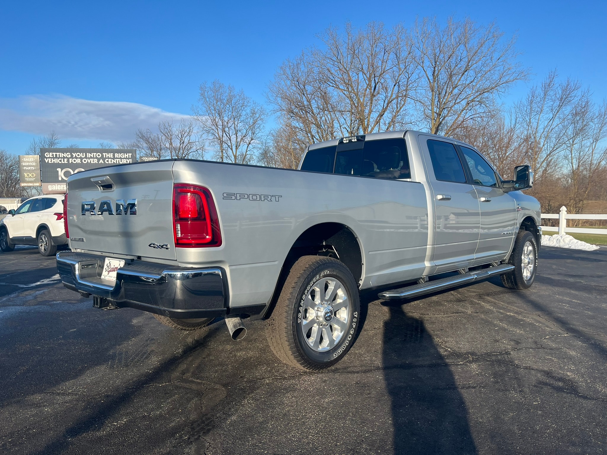 2026 RAM 3500 Laramie - Photo 8
