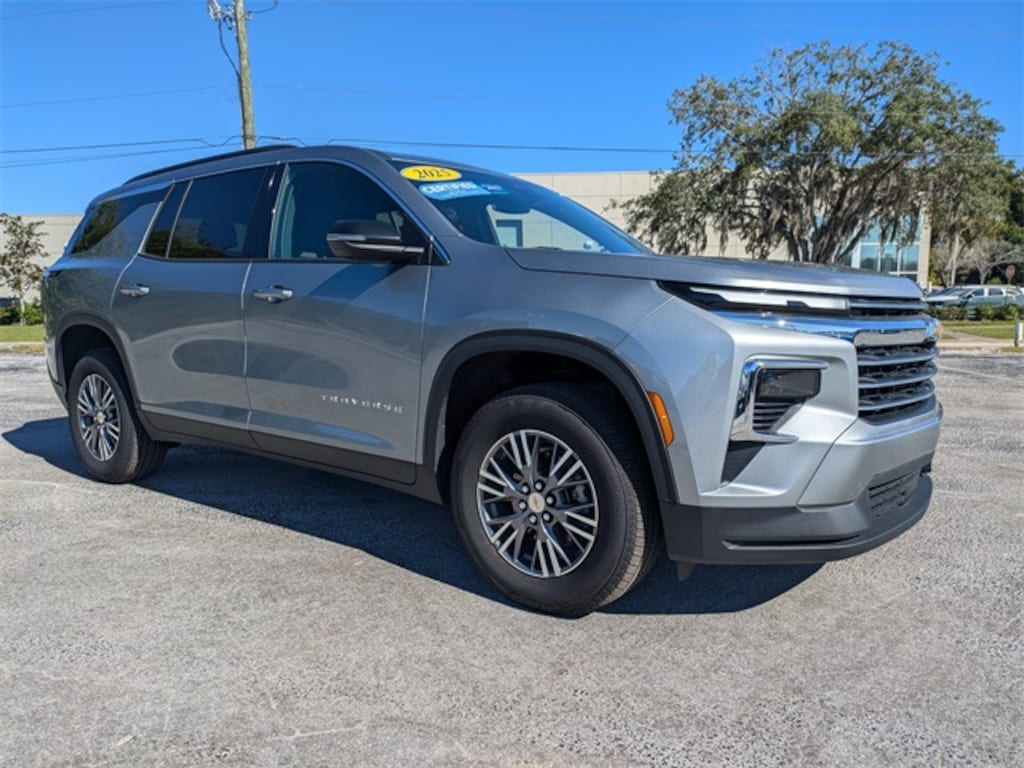 Certified 2025 Chevrolet Traverse LT SUV