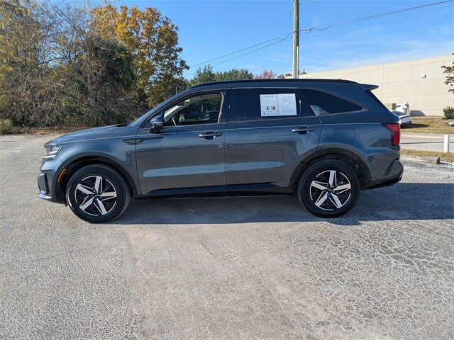 2022 Kia Sorento S photo 3
