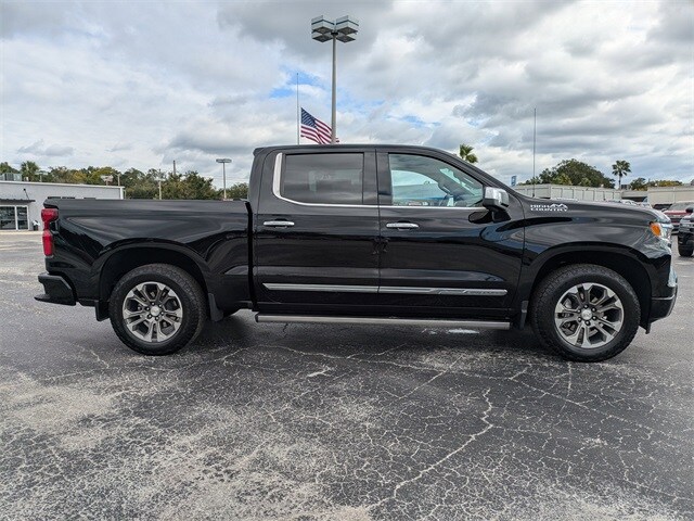 2024 Chevrolet Silverado 1500 High Country photo 3