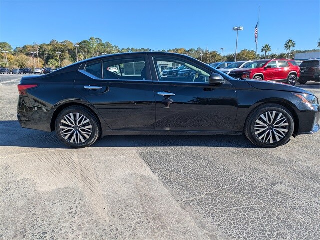 2024 Nissan Altima 2.5 SV photo 2