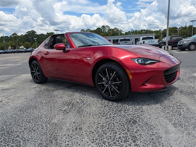 2025 Mazda MX-5 Miata Miata RF Grand Touring photo 2