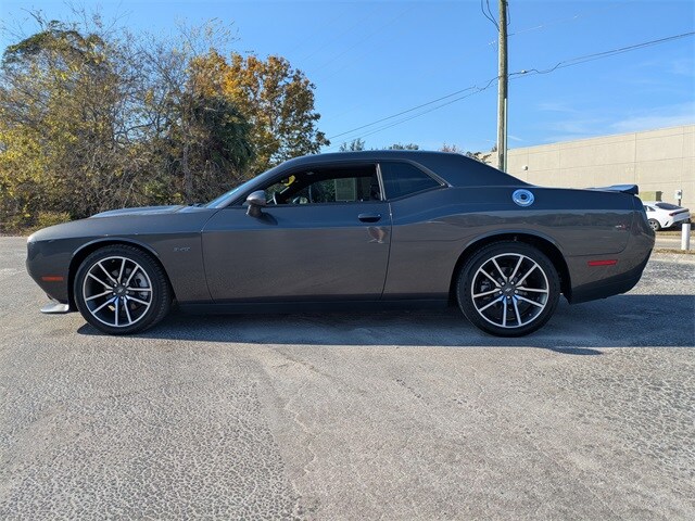 2023 Dodge Challenger R/T photo 3