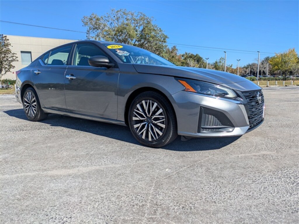 Used 2024 Nissan Altima 2.5 SV Sedan