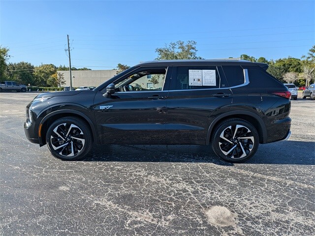 2023 Mitsubishi Outlander PHEV SEL photo 3