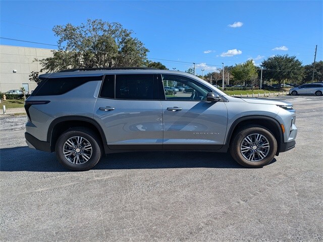 2024 Chevrolet Traverse photo 3
