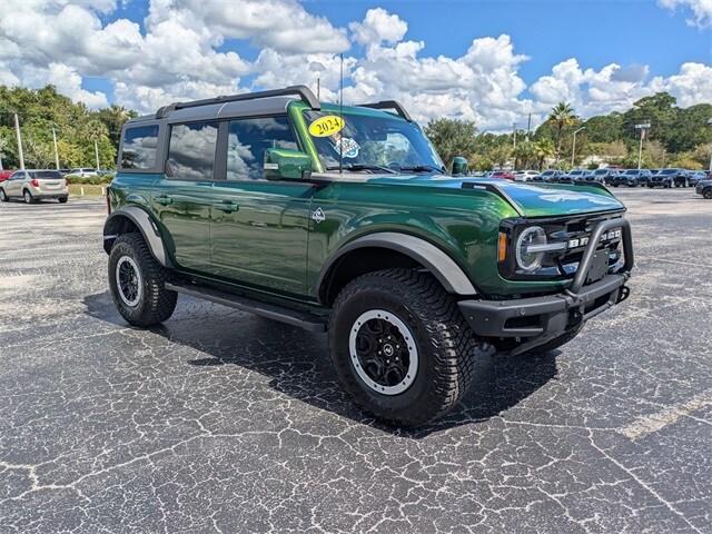 2024 Ford Bronco Outer Banks photo 2