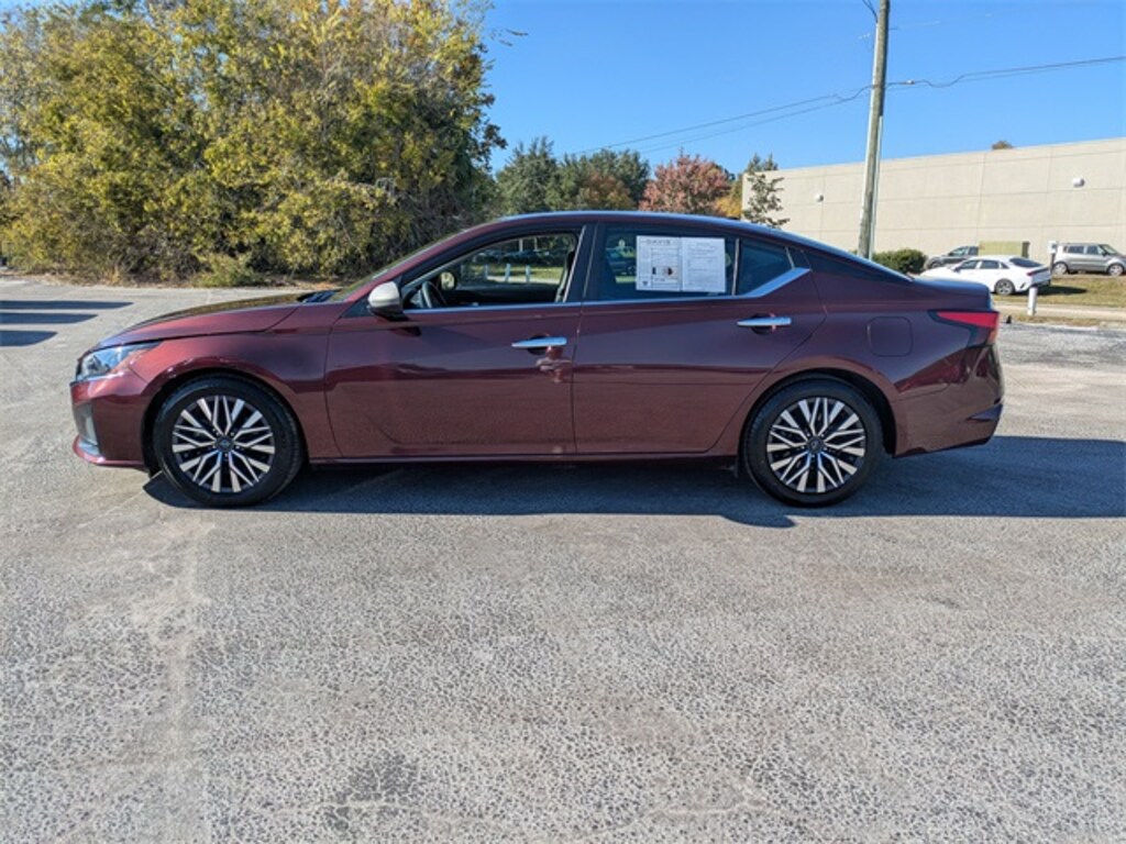 Used 2024 Nissan Altima 2.5 SV Sedan