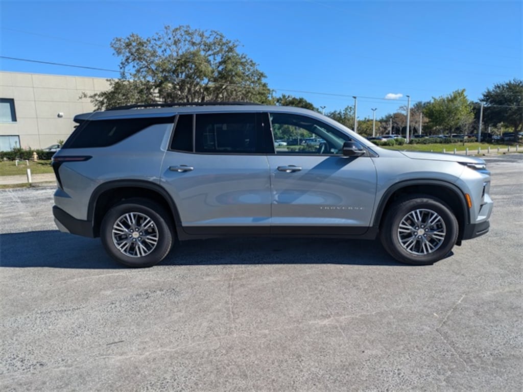 Certified 2025 Chevrolet Traverse LT SUV