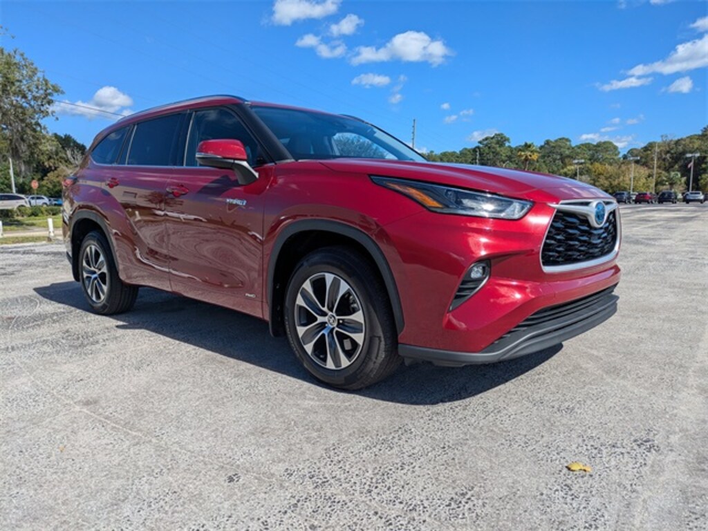 Used 2021 Toyota Highlander Hybrid XLE SUV