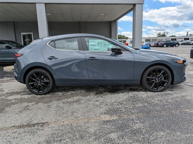 2025 Mazda Mazda3 Hatchback 2.5 s Carbon photo 3