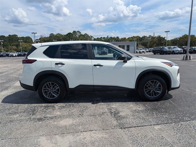 2024 Nissan Rogue S photo 3