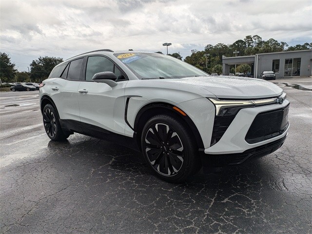 2024 Chevrolet Blazer EV RS photo 2