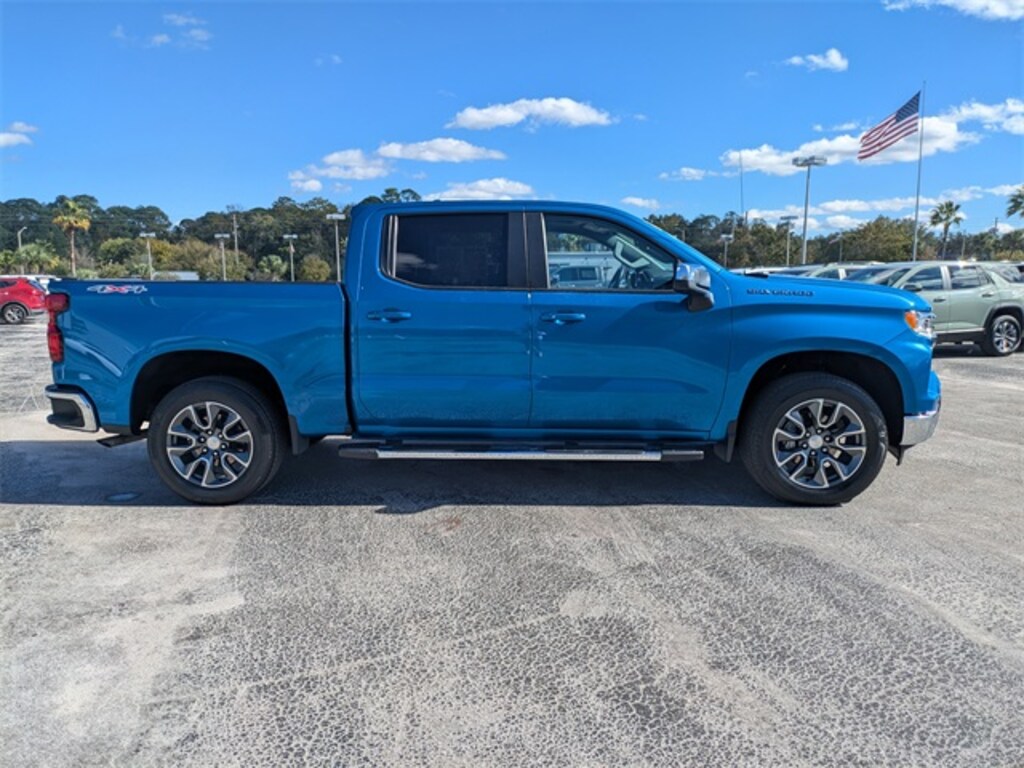 Used 2022 Chevrolet Silverado 1500 LT w/1LT Truck Crew Cab