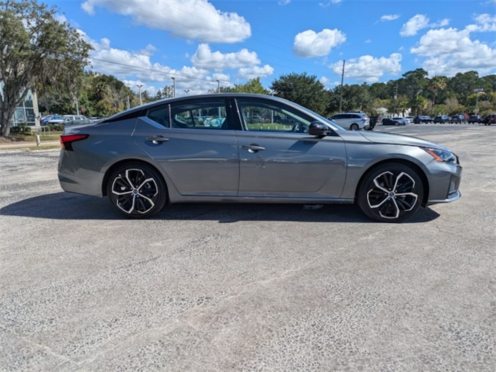 Used 2024 Nissan Altima 2.5 SR Sedan