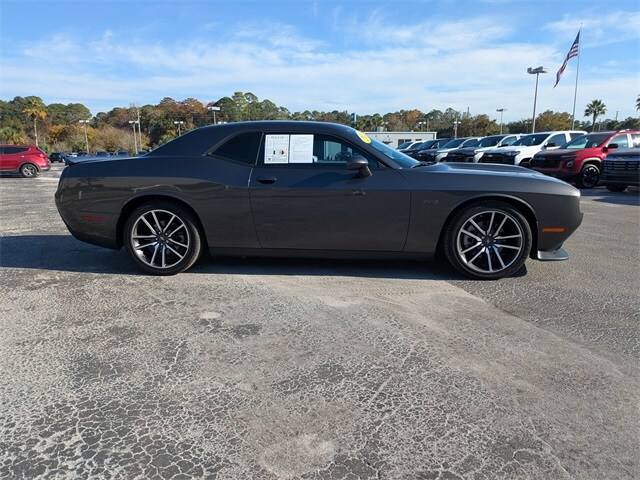 2023 Dodge Challenger R/T photo 4