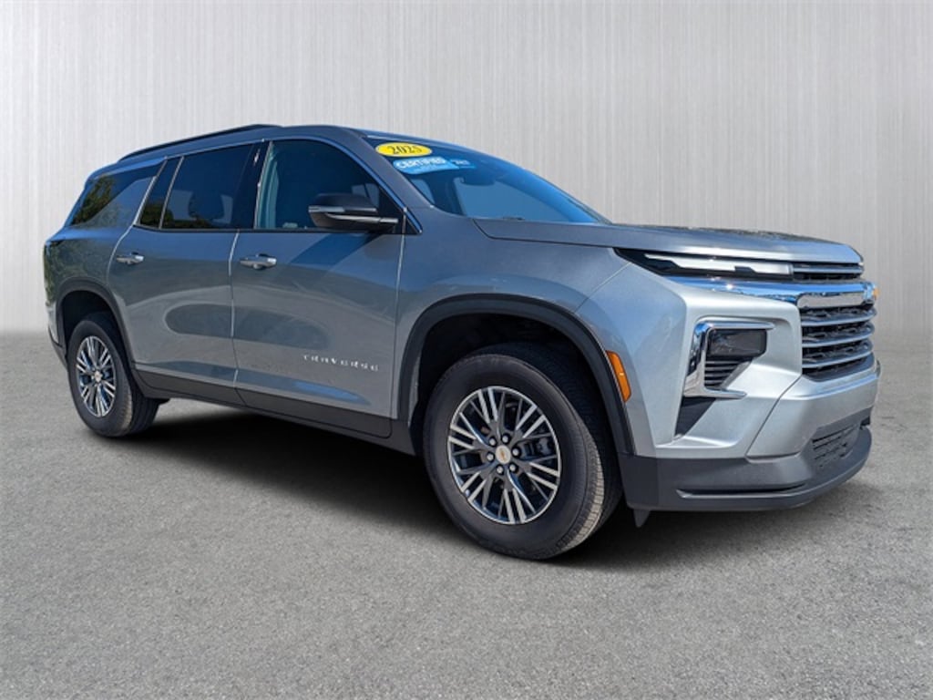Certified 2025 Chevrolet Traverse LT SUV