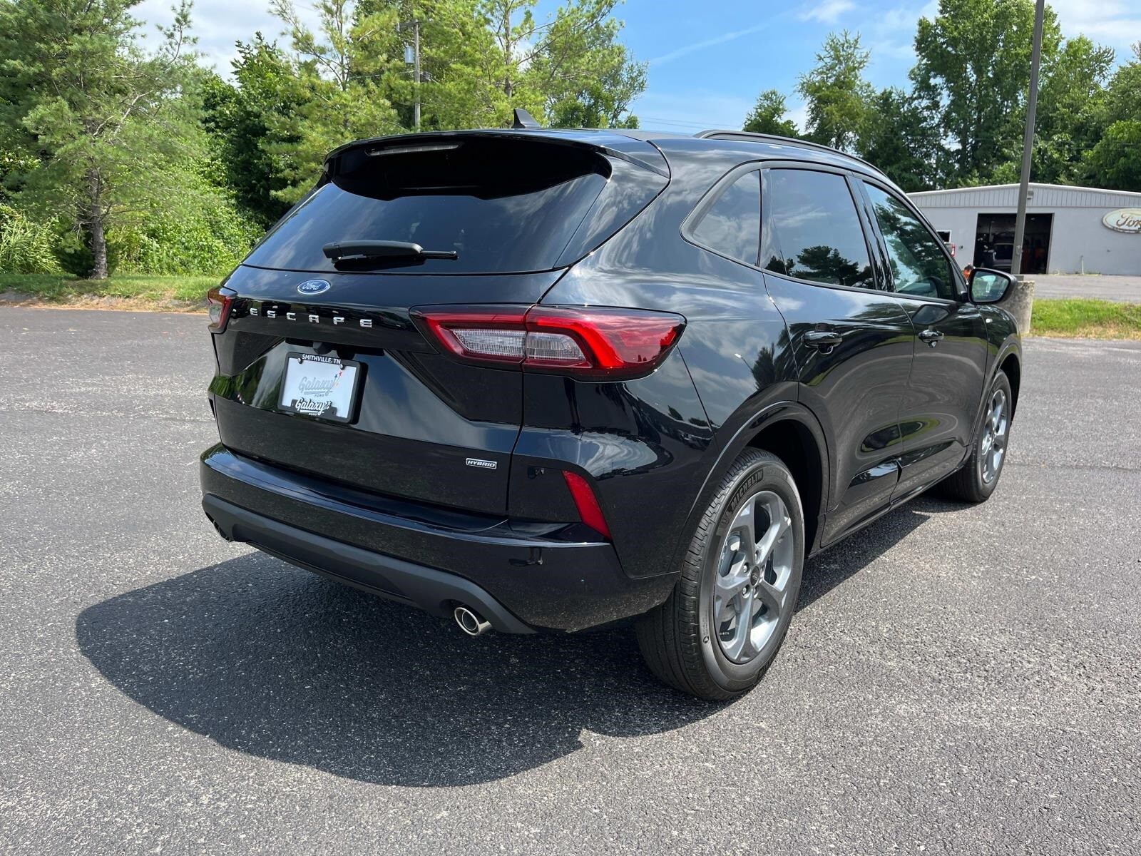 2024 Ford Escape Hybrid ST-Line photo 2