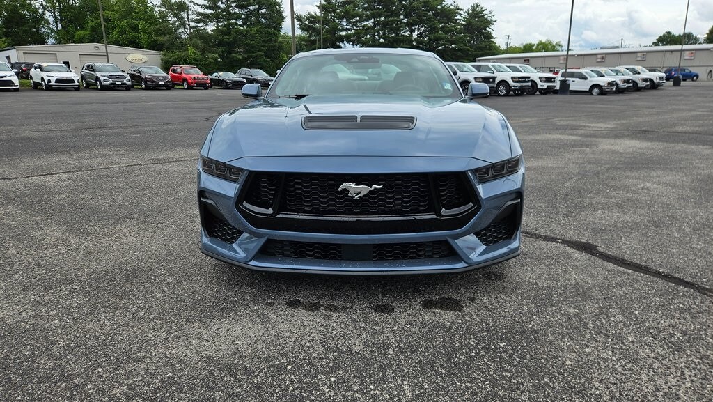 2025 Ford Mustang GT photo 2