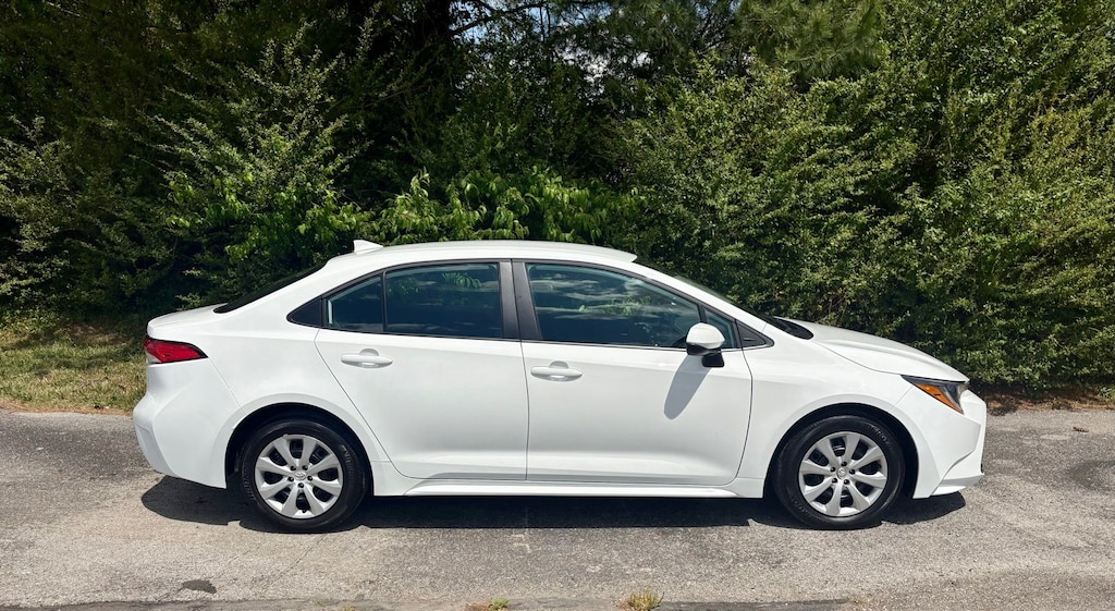 Used 2025 Toyota Corolla LE Sedan