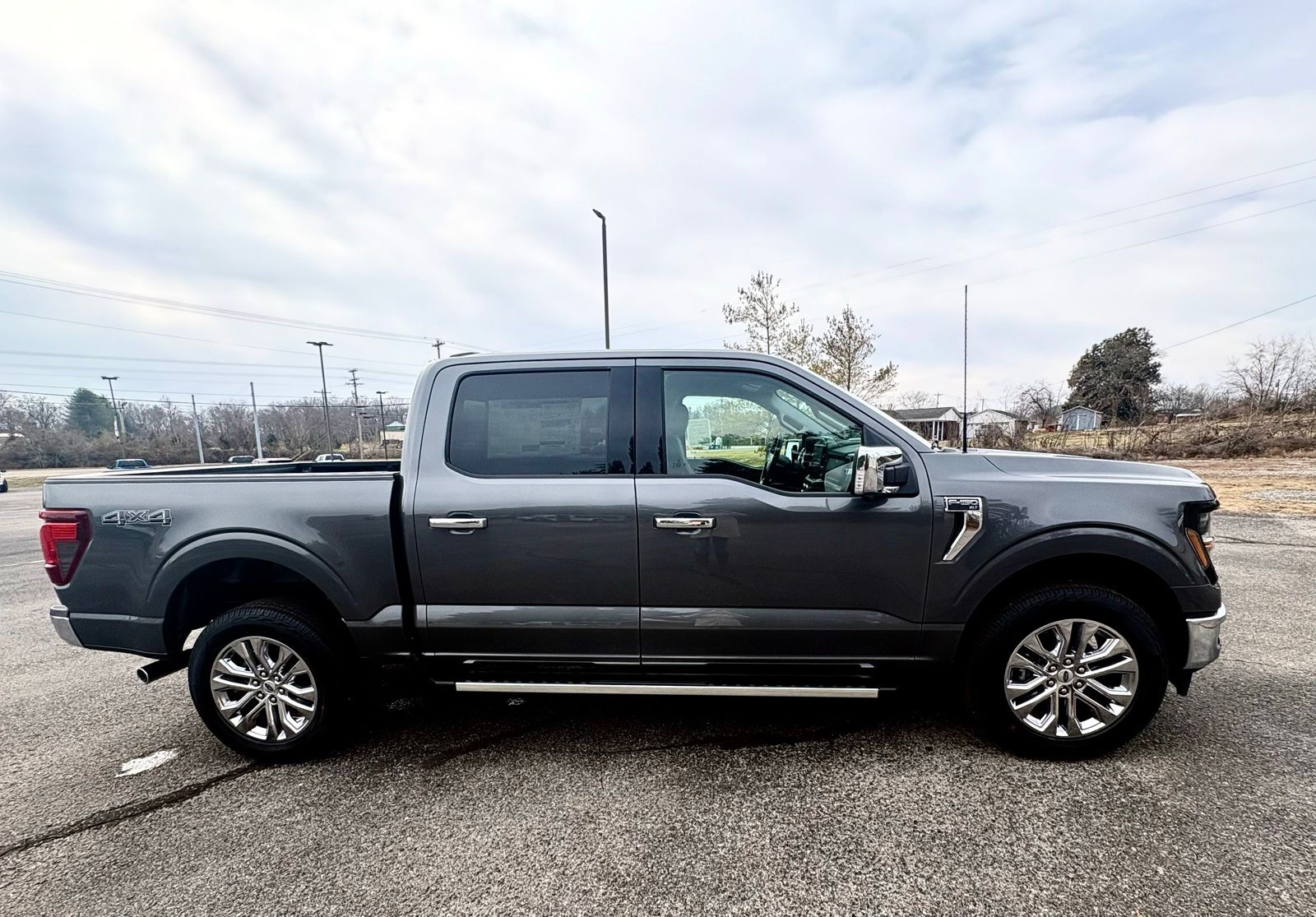 2026 Ford F-150 XLT - Photo 2