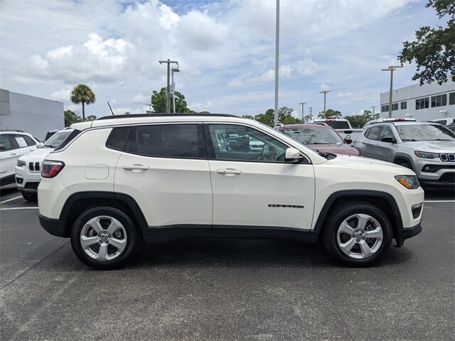 2019 Jeep Compass Latitude photo 2