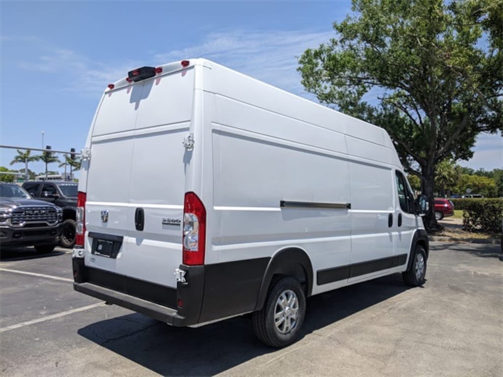 New 2025 Ram ProMaster PROMASTER 3500 SLT CARGO VAN SUPER HIGH ROOF 159' Cargo Van