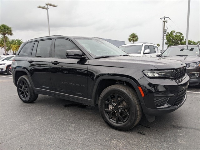 Used 2024 Jeep Grand Cherokee Altitude with VIN 1C4RJHAG2RC104676 for sale in Fort Myers, FL