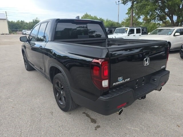 2023 Honda Ridgeline Black Edition photo 2