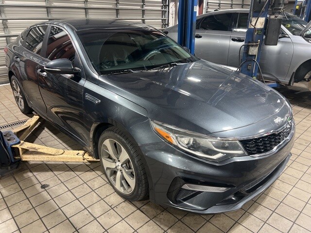 2020 Kia Optima S photo 2