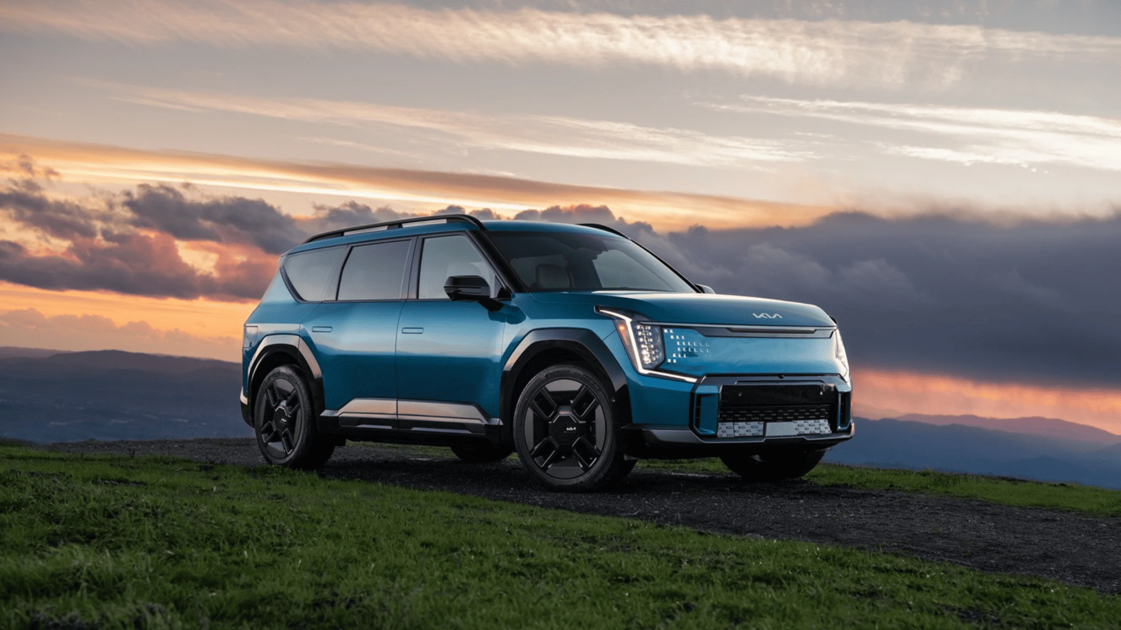 2025 Kia EV9 electric SUV parked at sunset near Fort Myers, Florida