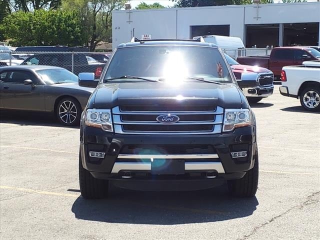 Used 2017 Ford Expedition Platinum with VIN 1FMJK1MT2HEA22407 for sale in Warren, MI