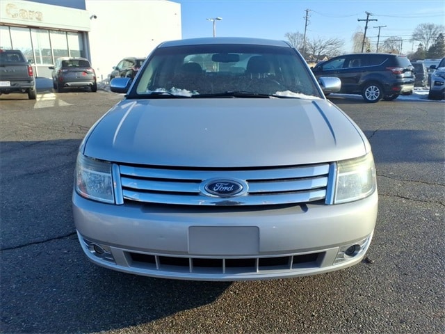 Used 2009 Ford Taurus Limited with VIN 1FAHP25W69G102775 for sale in Warren, MI