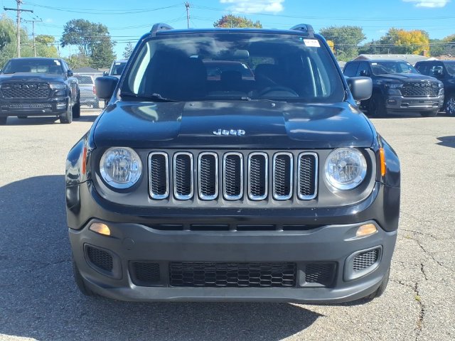 Used 2018 Jeep Renegade Sport with VIN ZACCJBAB5JPH68090 for sale in Warren, MI