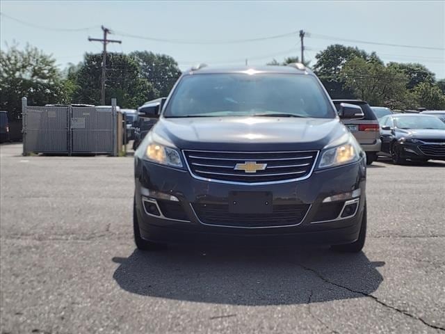 Used 2016 Chevrolet Traverse 1LT with VIN 1GNKVGKD2GJ340006 for sale in Warren, MI