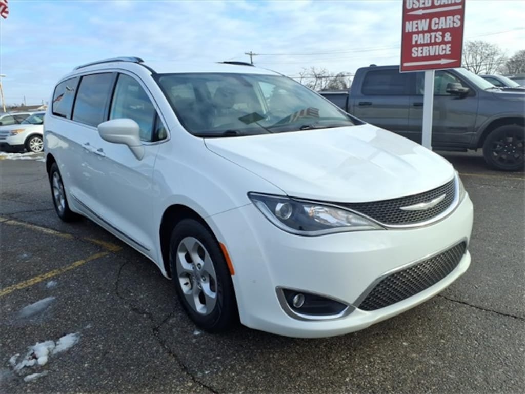 Used 2017 Chrysler Pacifica Touring-L Plus Van