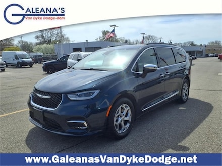 2023 Chrysler Pacifica Limited Van Passenger Van