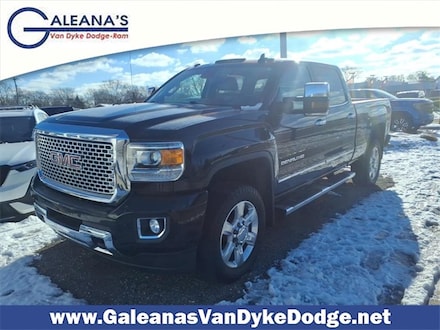2017 GMC Sierra 2500HD Denali Truck Crew Cab