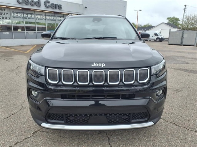 Used 2022 Jeep Compass Limited with VIN 3C4NJDCB9NT174330 for sale in Warren, MI