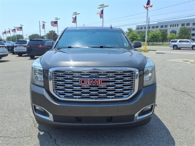 Used 2019 GMC Yukon XL Denali with VIN 1GKS2HKJ4KR206934 for sale in Warren, MI
