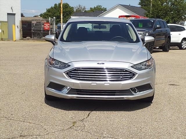 Used 2018 Ford Fusion SE with VIN 3FA6P0H7XJR271209 for sale in Warren, MI